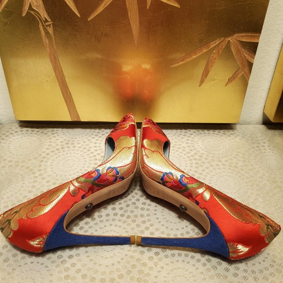 DANNIJO Tavin Tapestry High Heel Pumps - Picture 5 of 8